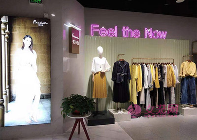 服裝店沒客進店 導(dǎo)購除了等還有很多事需要做